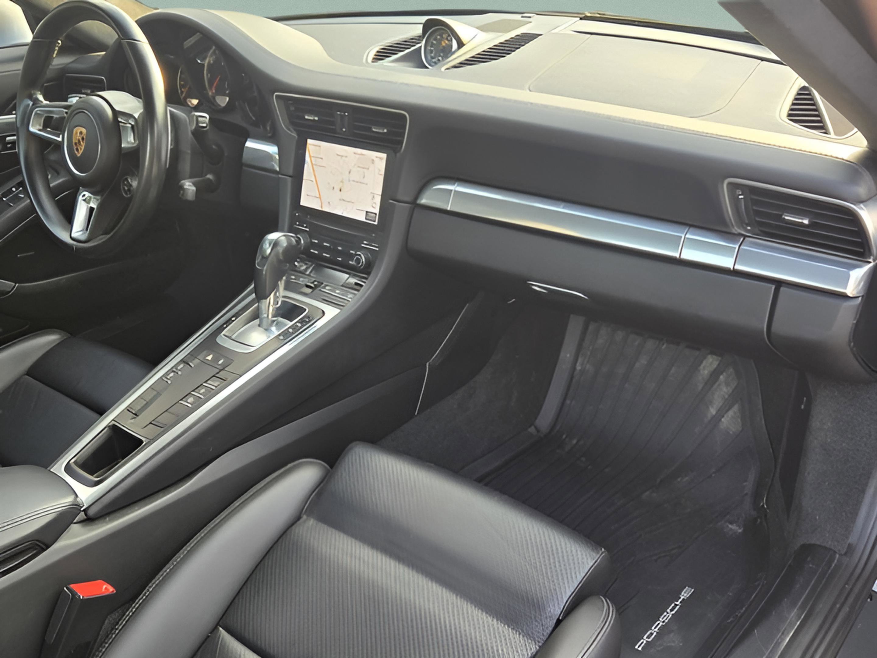 Used 2019 Porsche 911 Turbo image 4