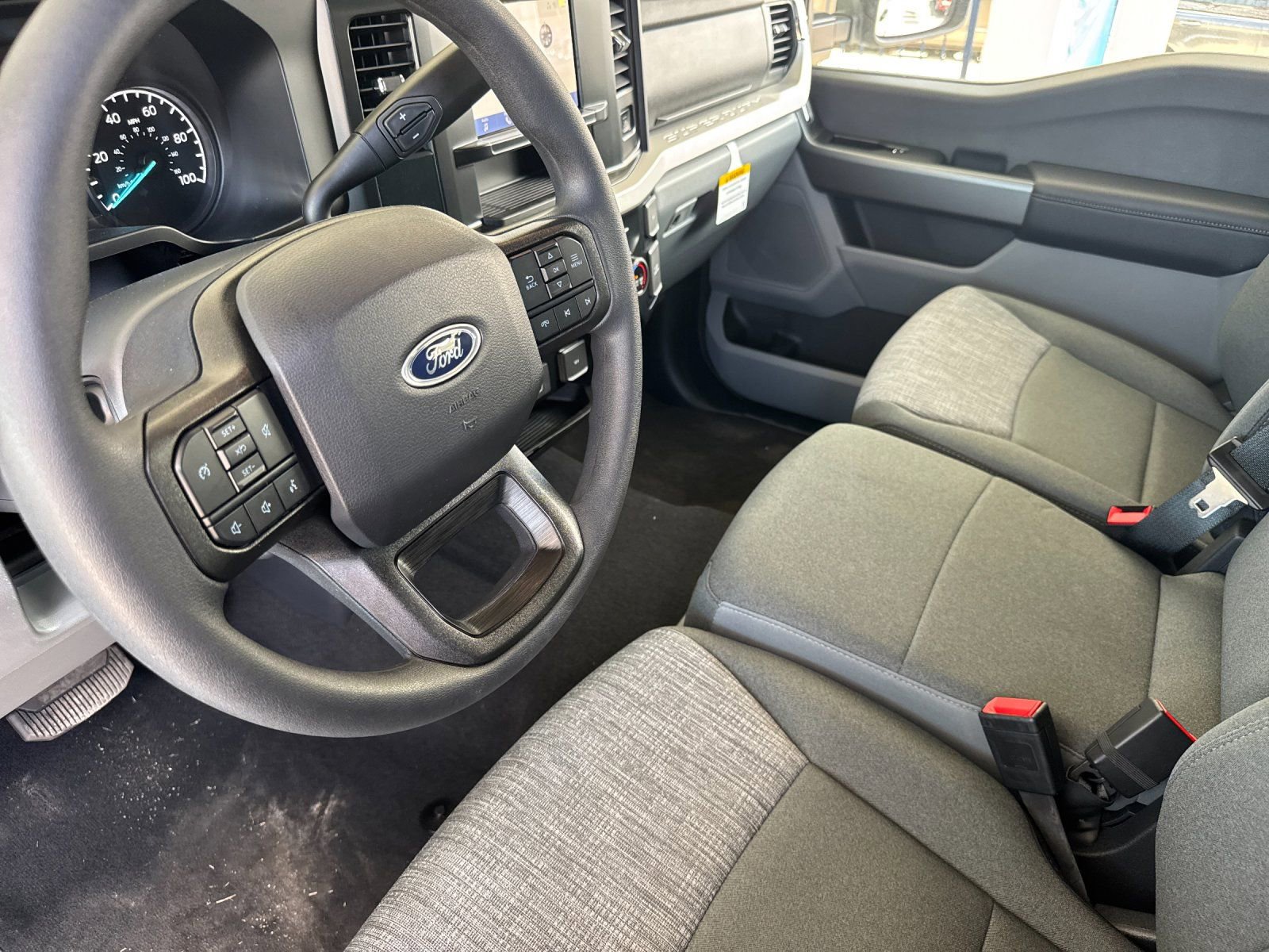 New 2026 Ford F250 XLT w/ FX4 Off-Road Package image 9