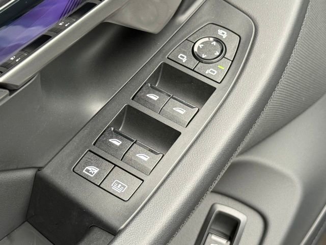 Used 2025 BMW i5 xDrive40 w/ Executive Package image 19