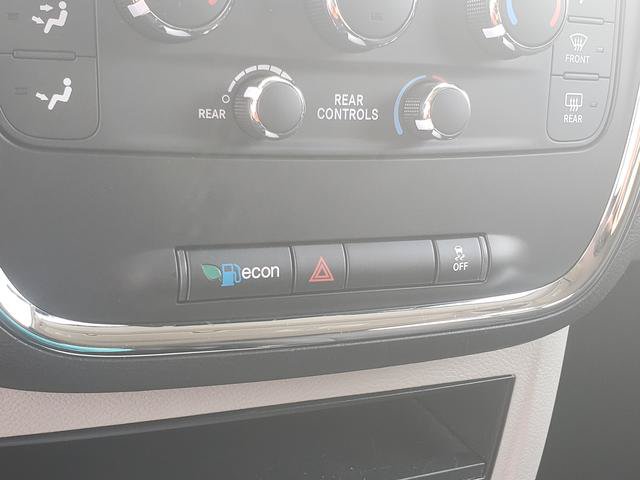 Used 2018 Dodge Grand Caravan SE w/ UConnect Hands-Free Group FWD image 22