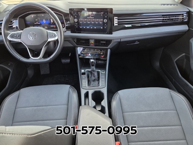 Used 2025 Volkswagen Jetta SE FWD image 14