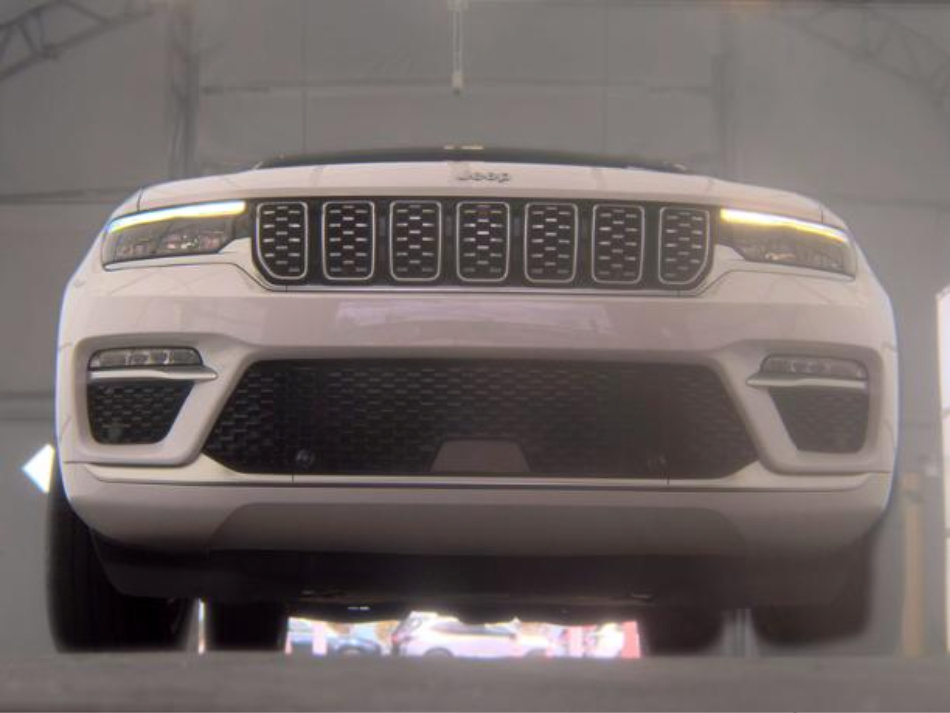 Used 2024 Jeep Grand Cherokee Summit AWD/4WD image 4
