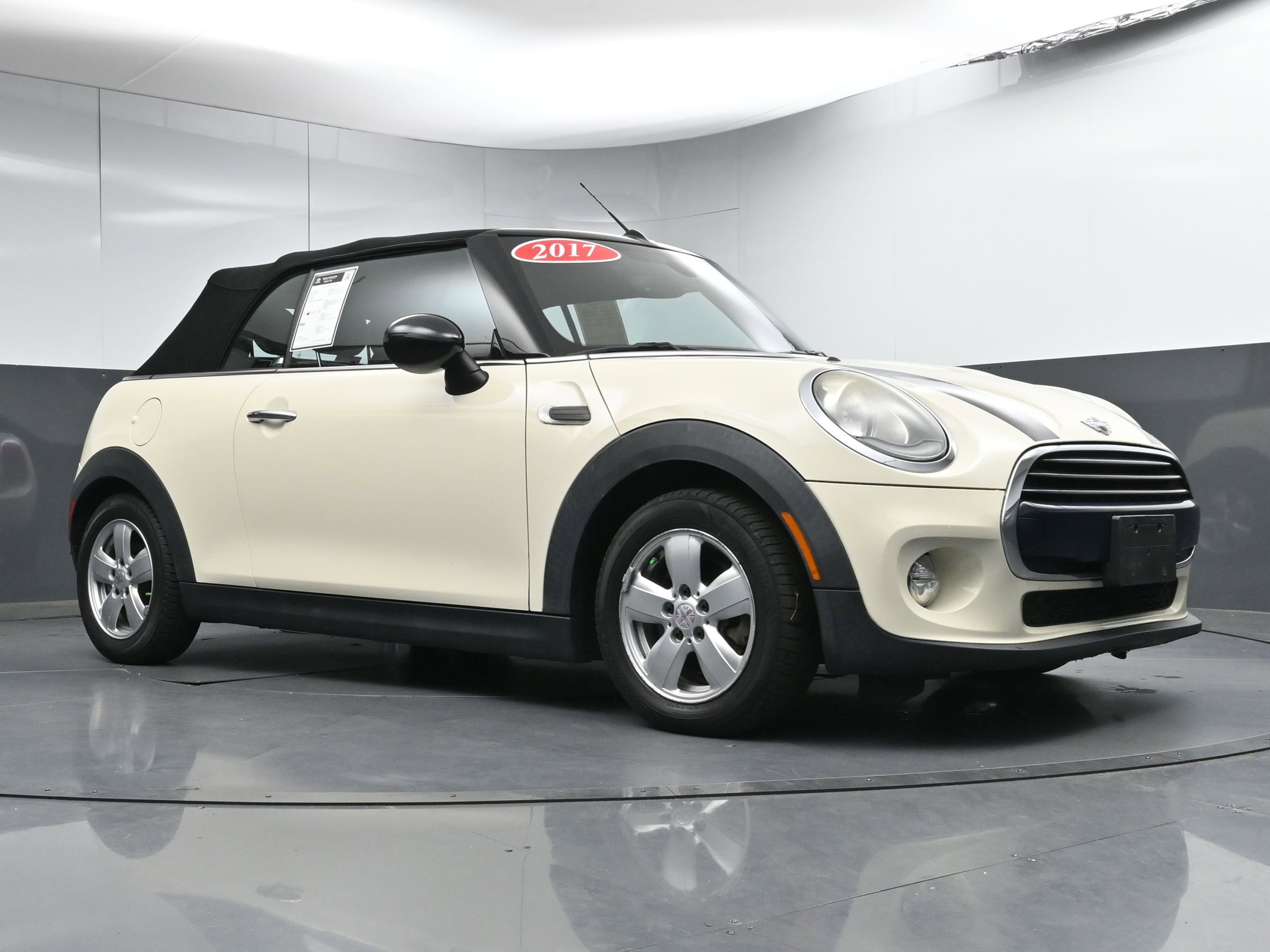 Used 2017 MINI Cooper Convertible image 24
