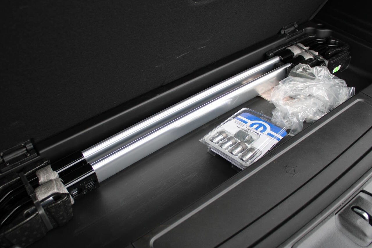 Used 2022 Jeep Wagoneer Series III w/ Premium Group I image 48