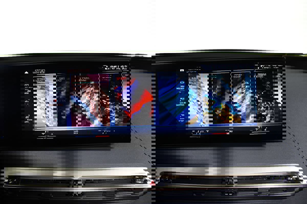 Used 2023 BMW iX xDrive50 w/ Sport Package image 15