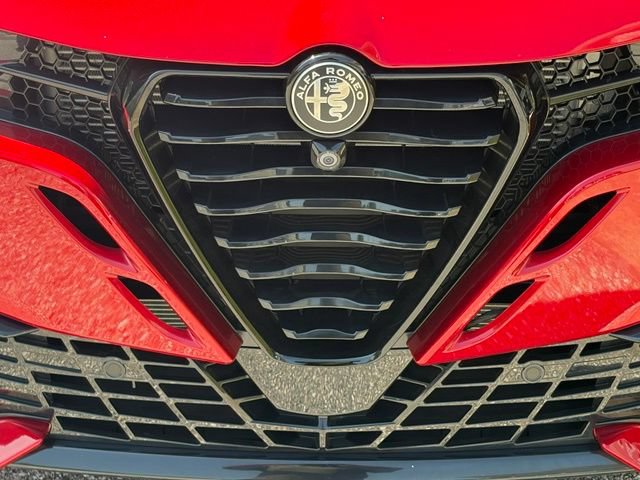 New 2026 Alfa Romeo Tonale w/ Quick Order Package 23H Volce AWD/4WD image 11