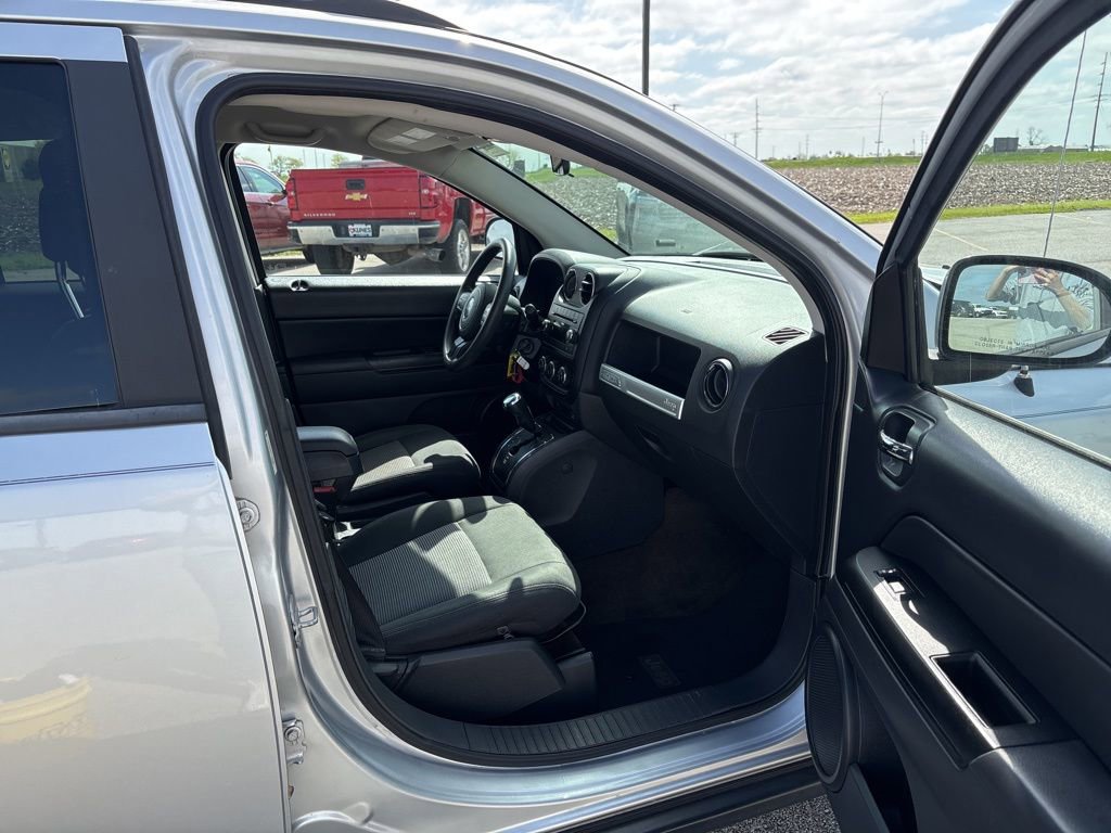 Used 2014 Jeep Compass Sport image 16