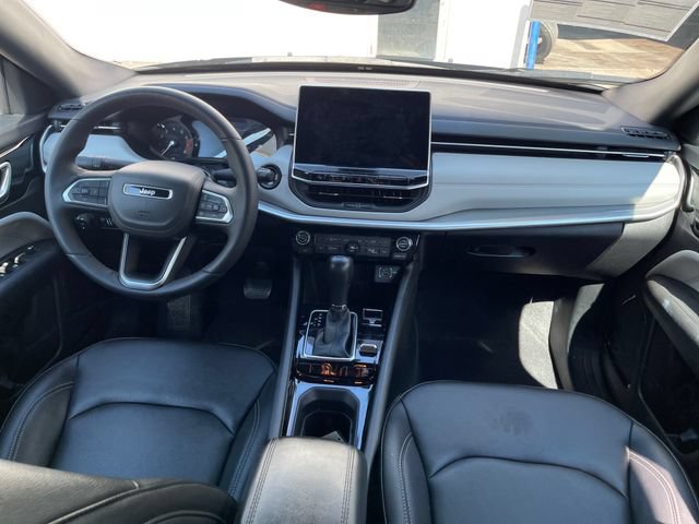 Used 2025 Jeep Compass Limited AWD/4WD image 29