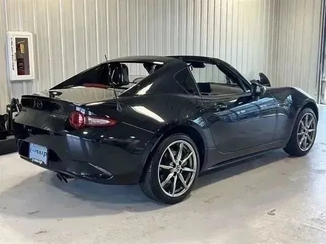 Used 2021 MAZDA MX-5 Miata RF Club RWD image 3