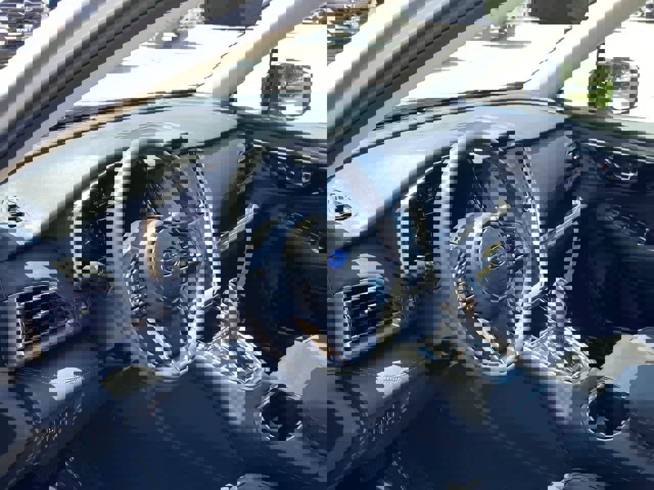 Used 2025 Subaru Outback Limited XT image 2