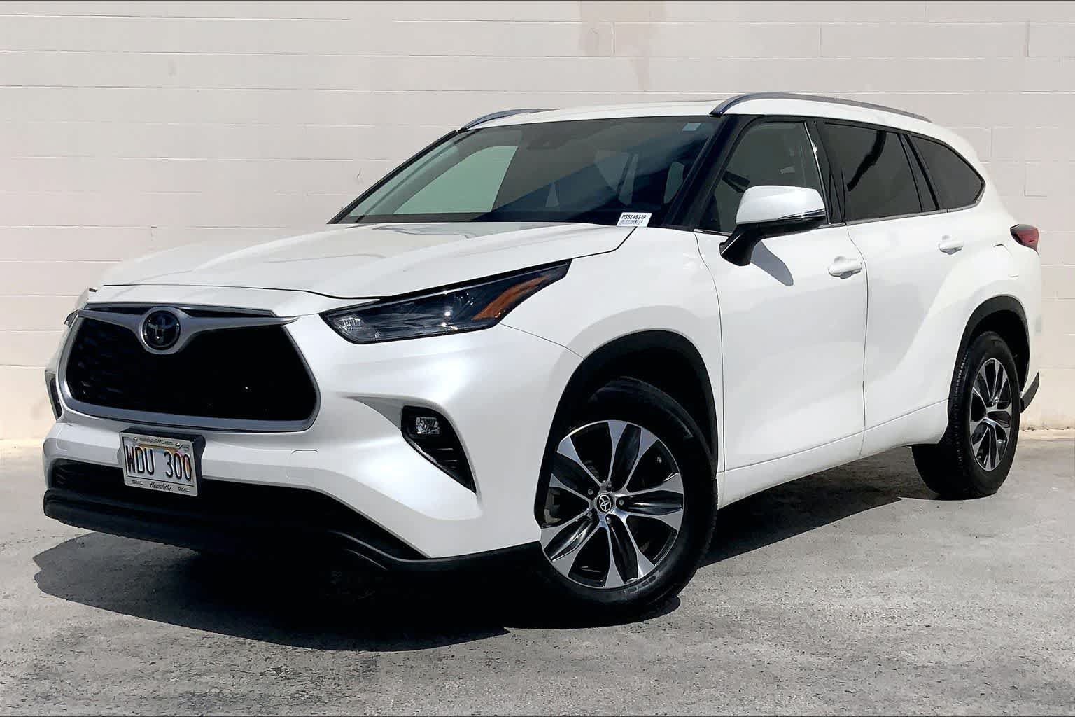 Used 2021 Toyota Highlander XLE FWD video 1