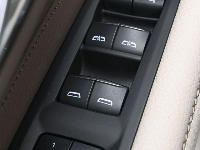 Used 2021 GMC Yukon Denali AWD/4WD image 13