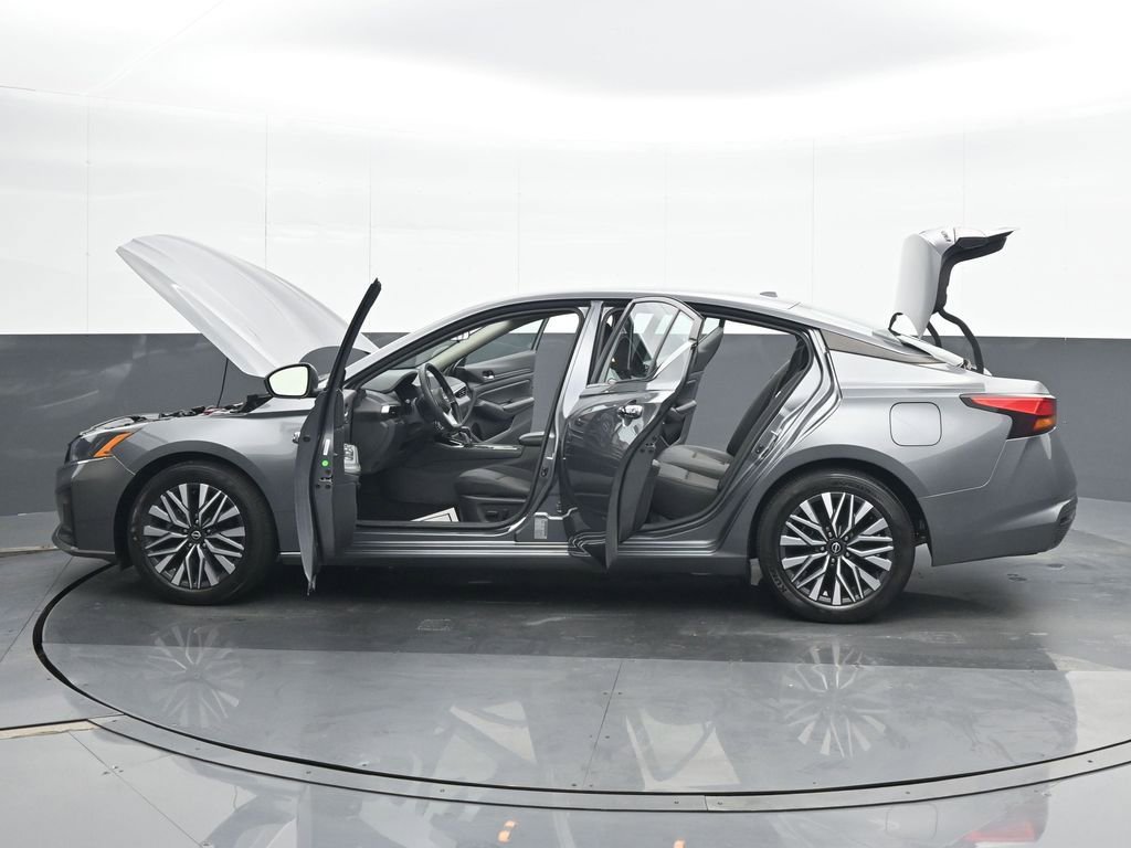 Used 2024 Nissan Altima 2.5 SV image 27