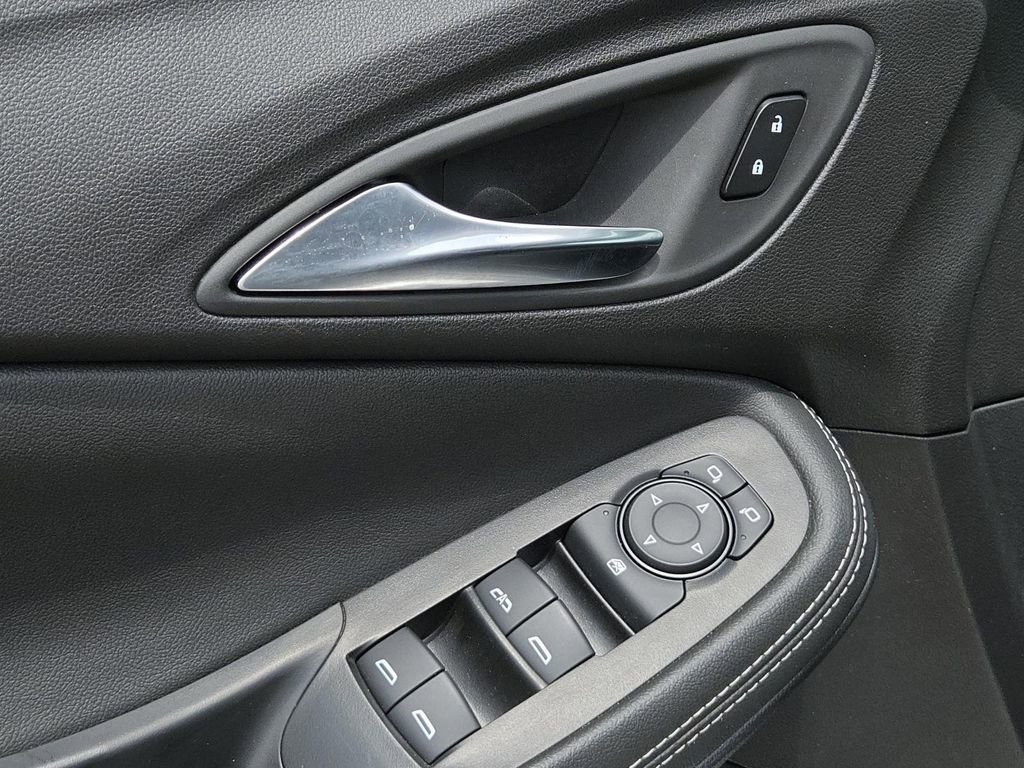 Used 2025 Buick Encore GX Preferred FWD image 25