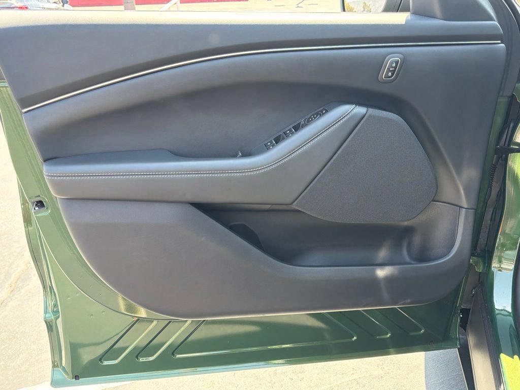 Used 2025 Ford Mustang Mach-E Select RWD image 18