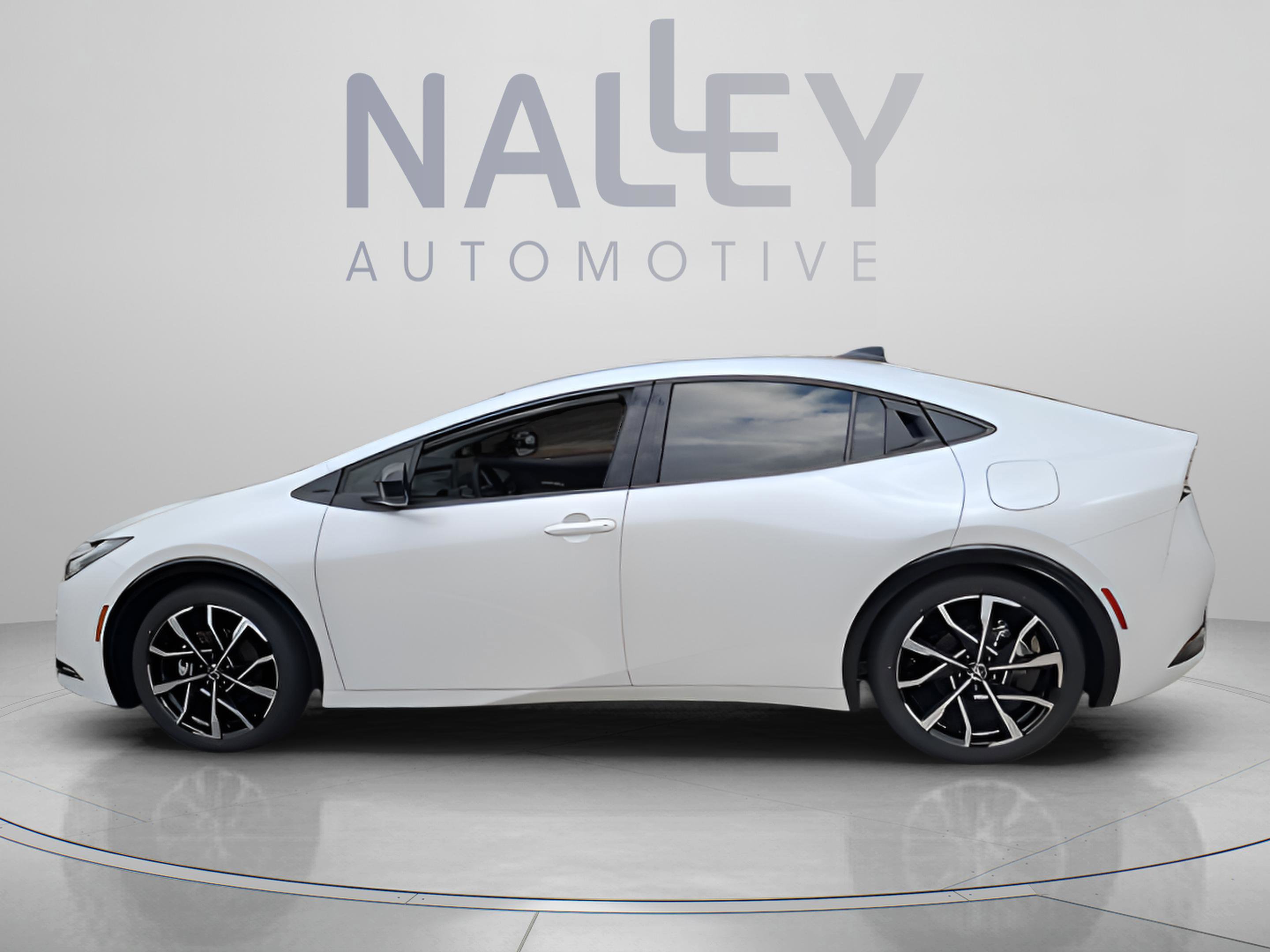 New 2026 Toyota Prius Plug-In Hybrid FWD image 2