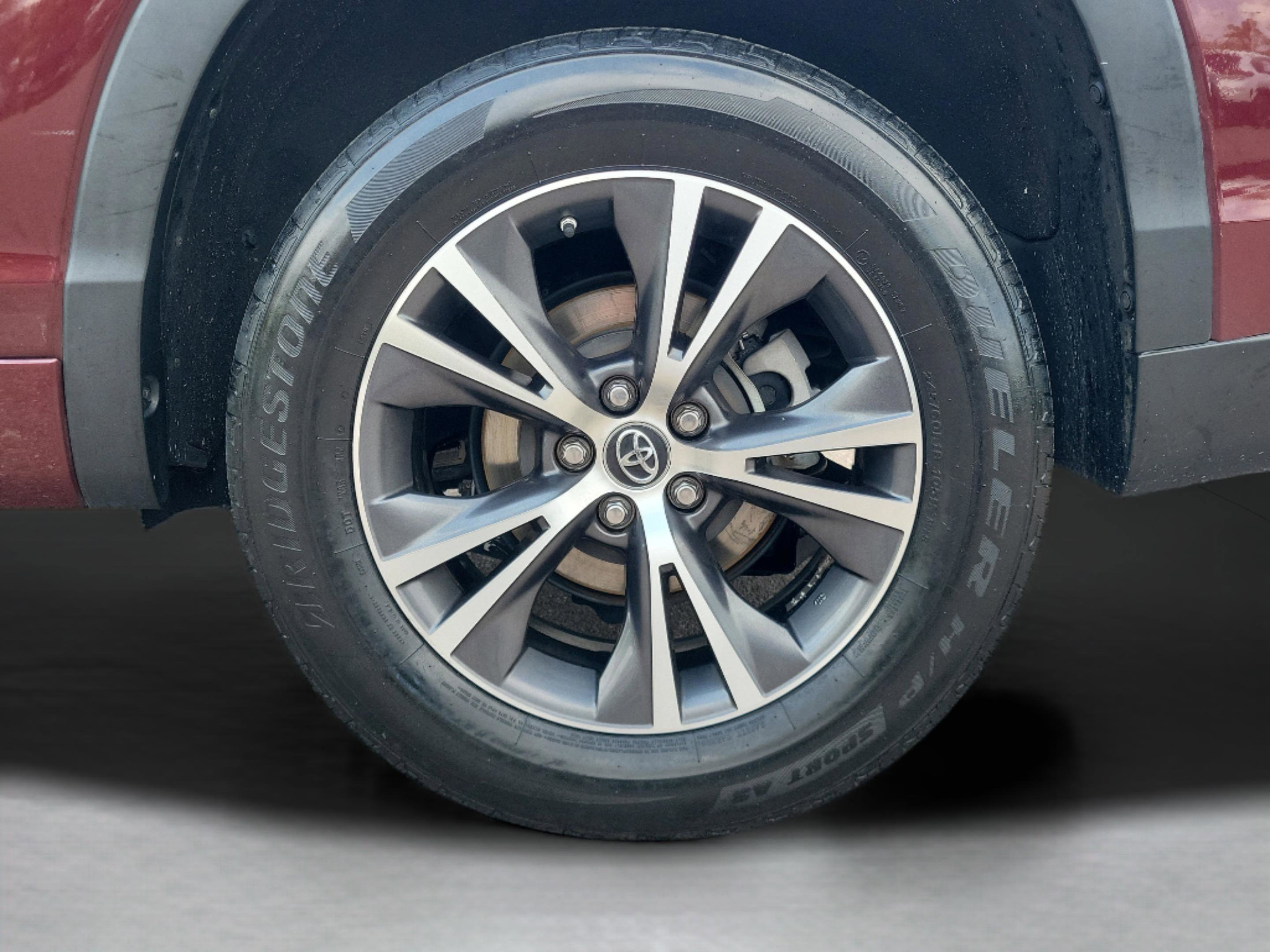 Used 2016 Toyota Highlander XLE image 7