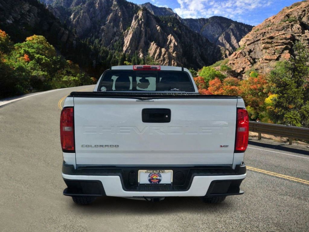 Used 2022 Chevrolet Colorado LT w/ LT Convenience Package AWD/4WD image 4