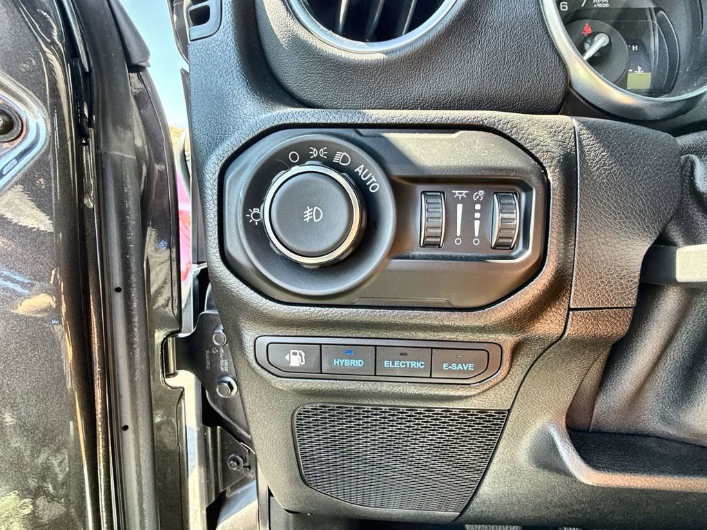 Used 2021 Jeep Wrangler Unlimited Rubicon 4xe w/ Cold Weather Group image 10