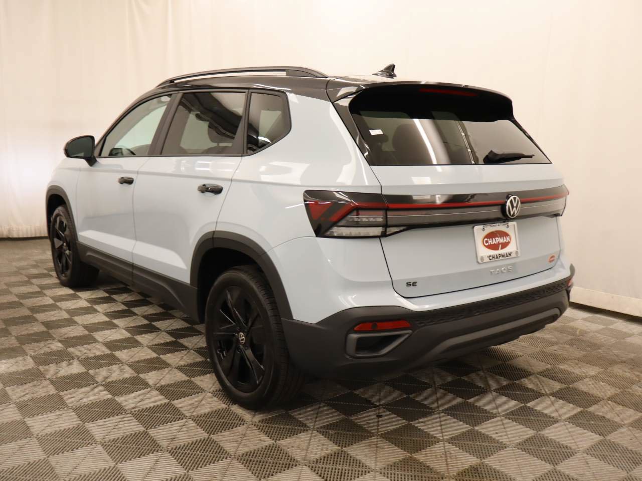 New 2026 Volkswagen Taos SE FWD image 3