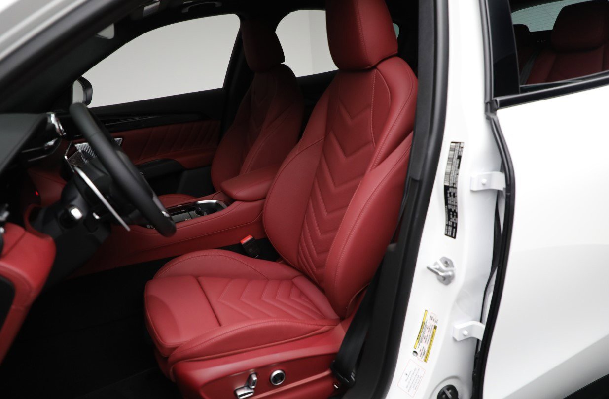 New 2025 Maserati Grecale Modena image 10