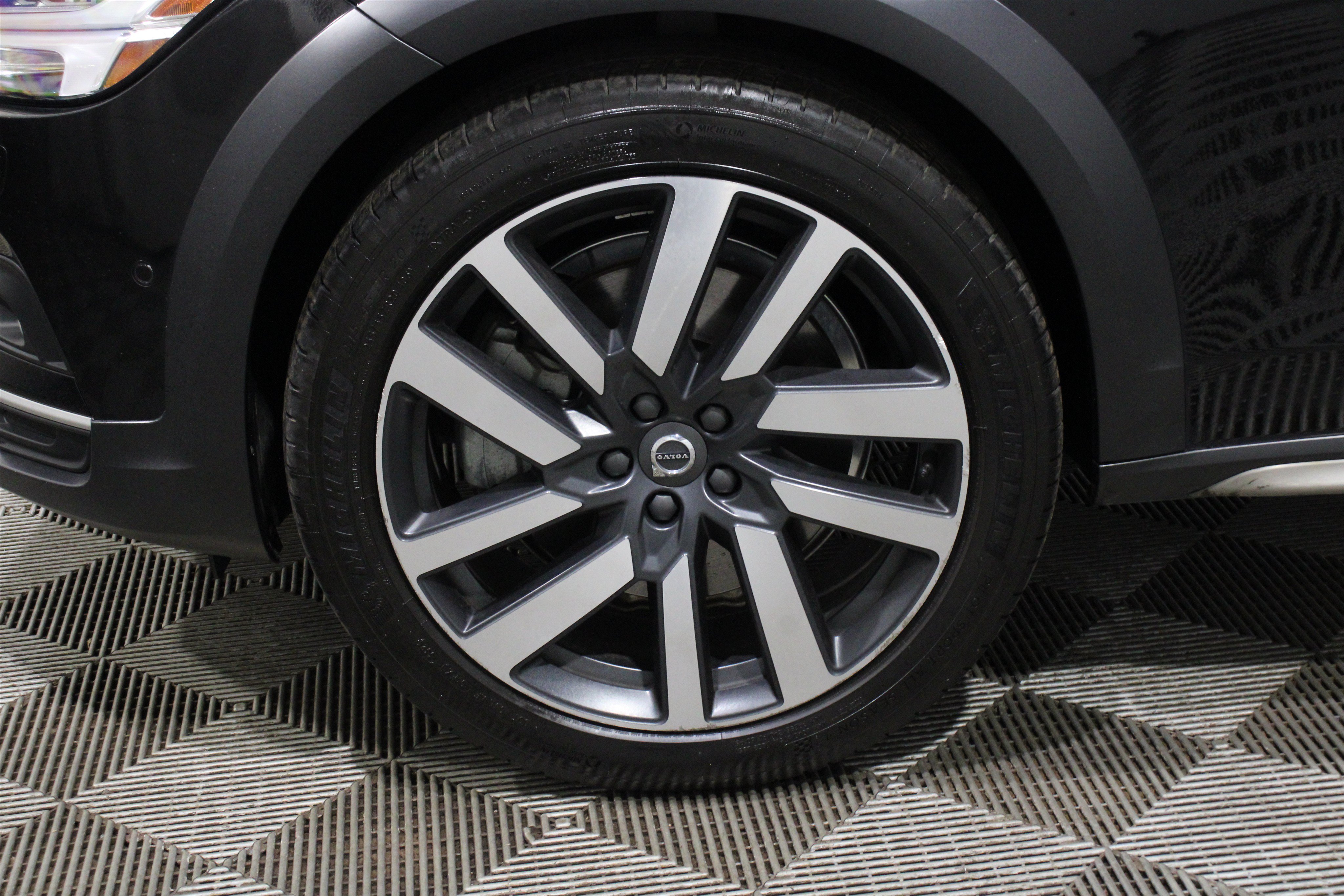 Used 2023 Volvo V90 B6 Cross Country Ultimate AWD/4WD image 37