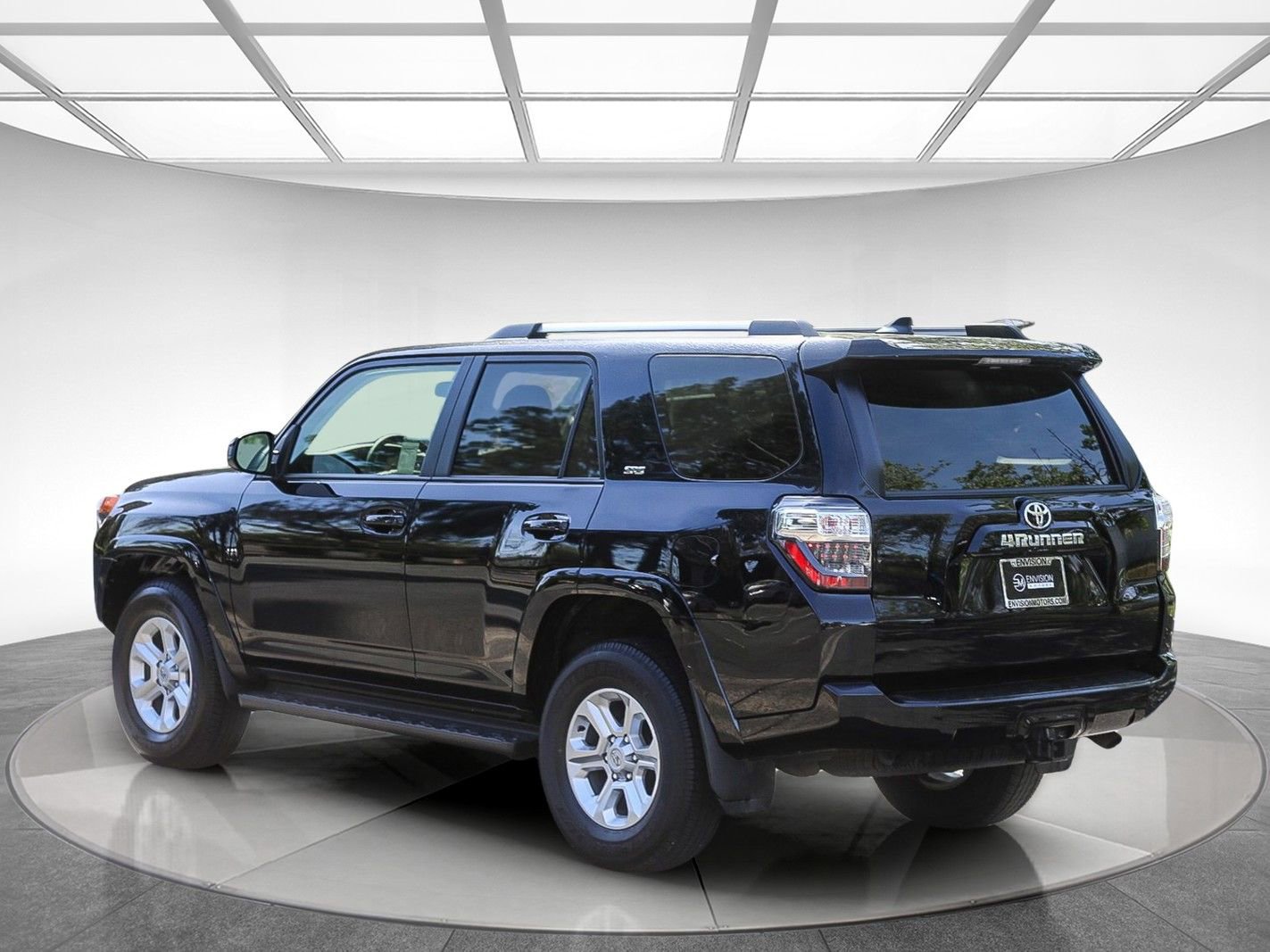 Used 2024 Toyota 4Runner SR5 AWD/4WD image 2