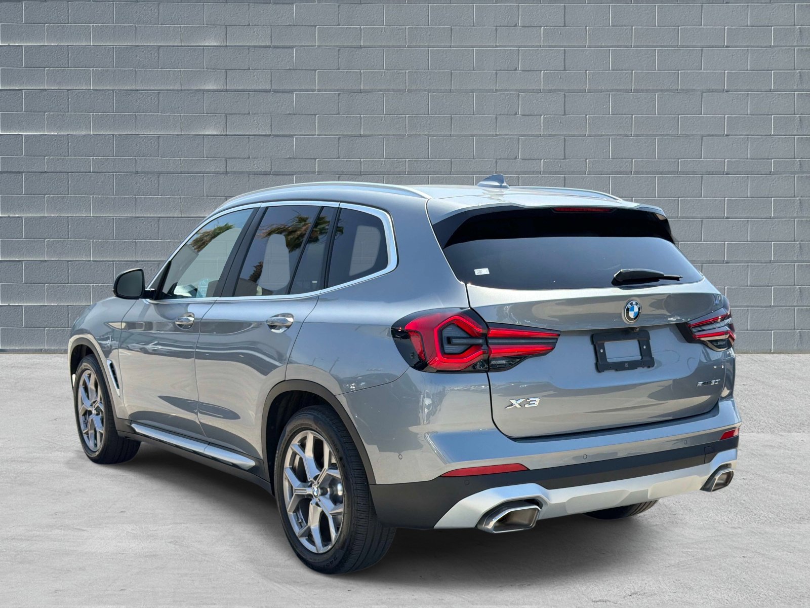 Used 2024 BMW X3 sDrive30i w/ Premium Package w/ZPA RWD image 3