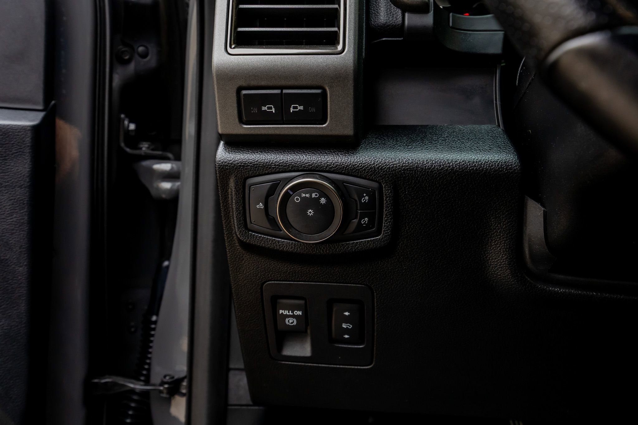Used 2020 Ford F150 Raptor w/ Equipment Group 802A Luxury image 21