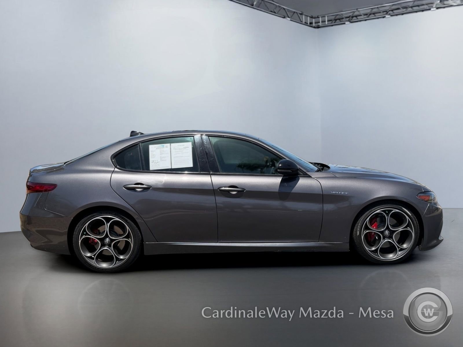 Used 2022 Alfa Romeo Giulia Veloce RWD image 3