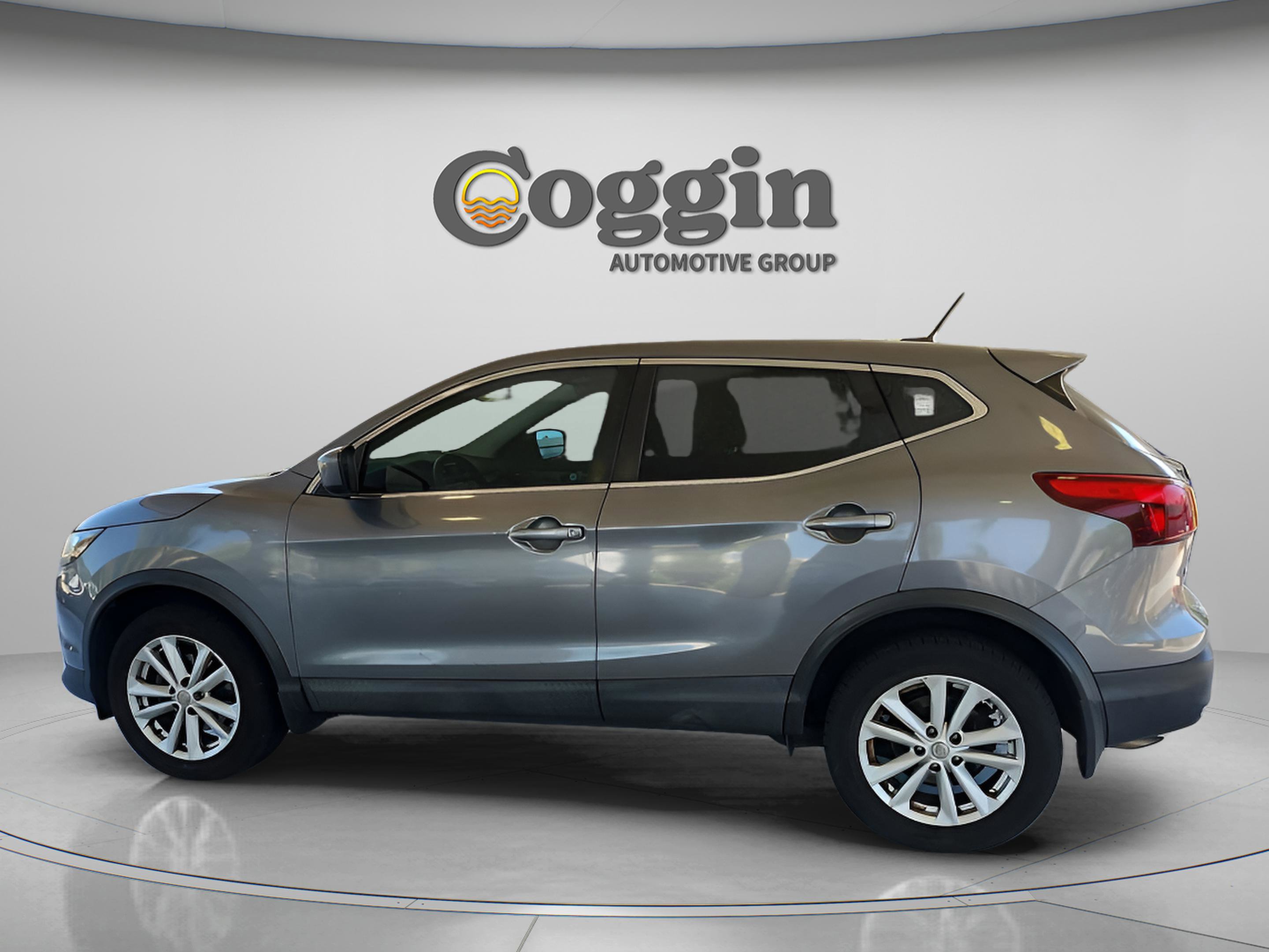 Used 2018 Nissan Rogue Sport S w/ S Appearance Package FWD image 2