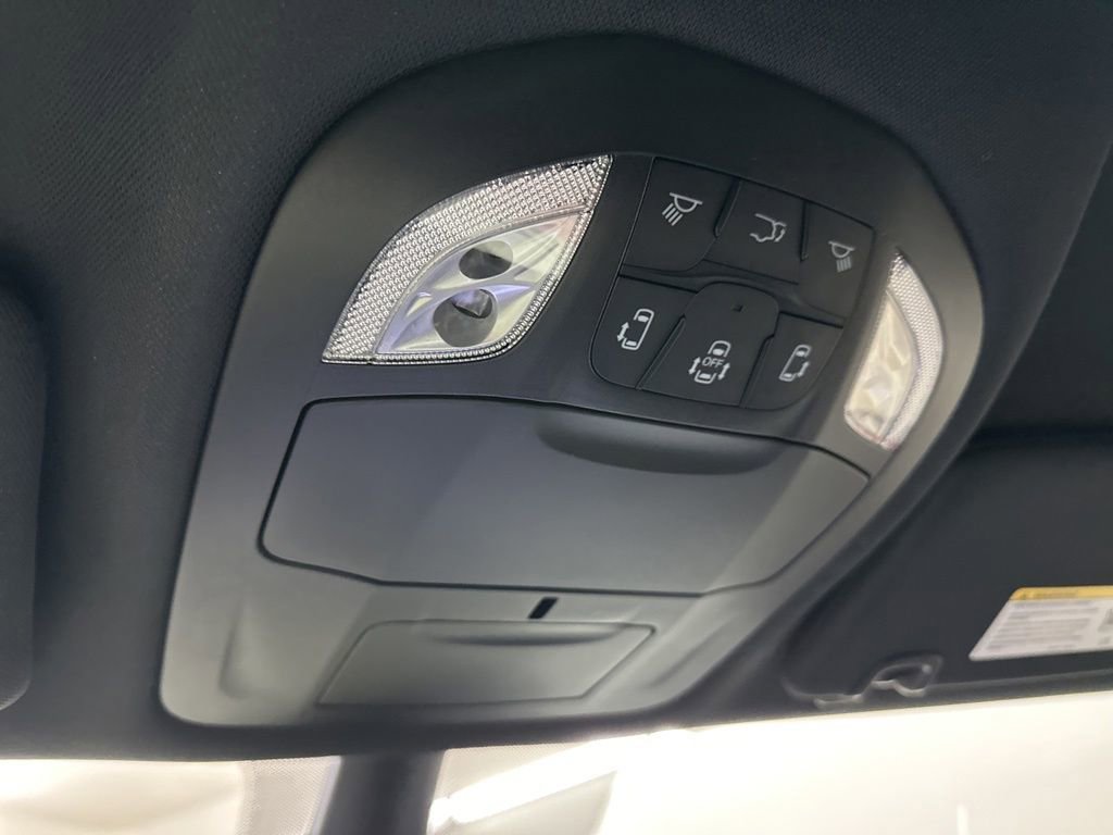 New 2026 Chrysler Pacifica Select image 39