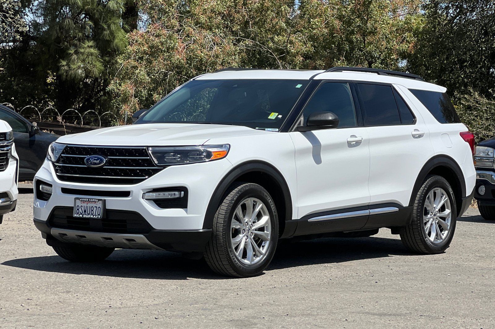 Used 2020 Ford Explorer XLT w/ Equipment Group 202A AWD/4WD image 8