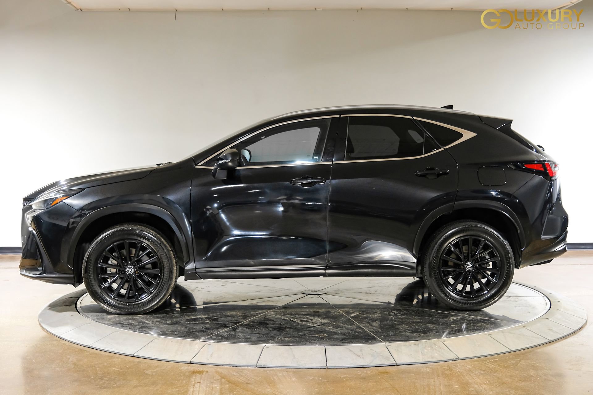 Used 2023 Lexus NX 250 FWD w/ Towing Package (2000 Lbs) image 13