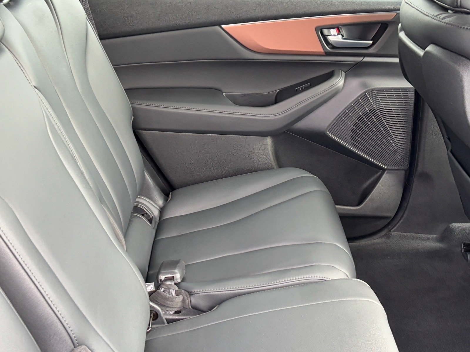 Used 2022 Acura MDX FWD image 13