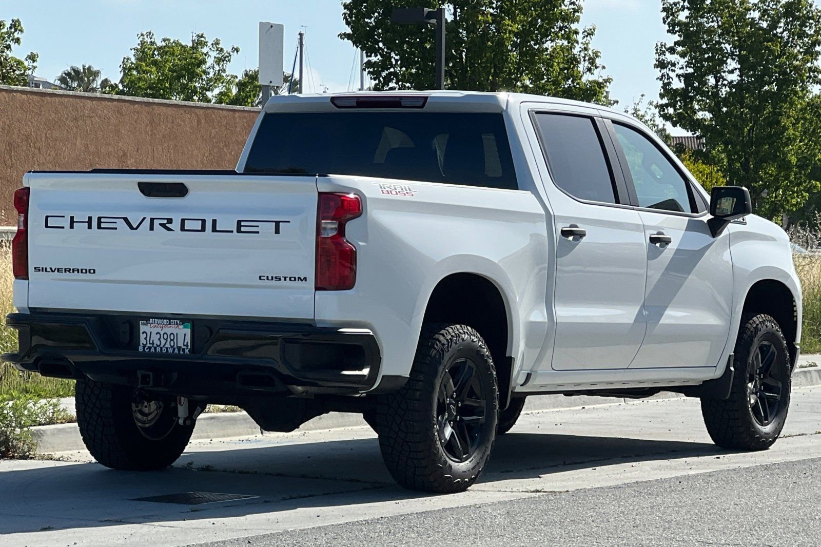 Used 2026 Chevrolet Silverado 1500 Custom Trail Boss w/ LPO, Dark Essentials Package AWD/4WD image 4