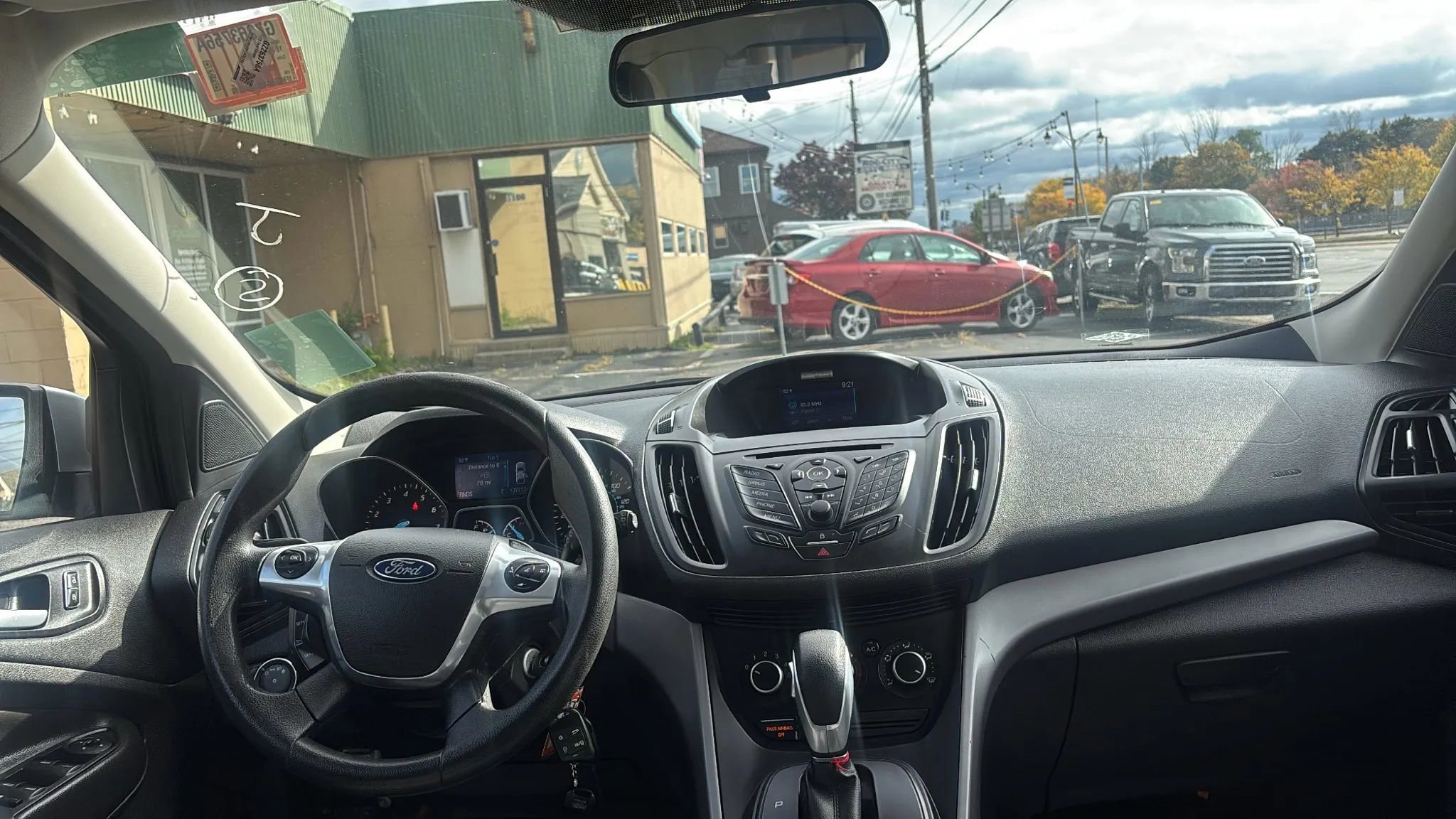 Used 2015 Ford Escape SE image 14