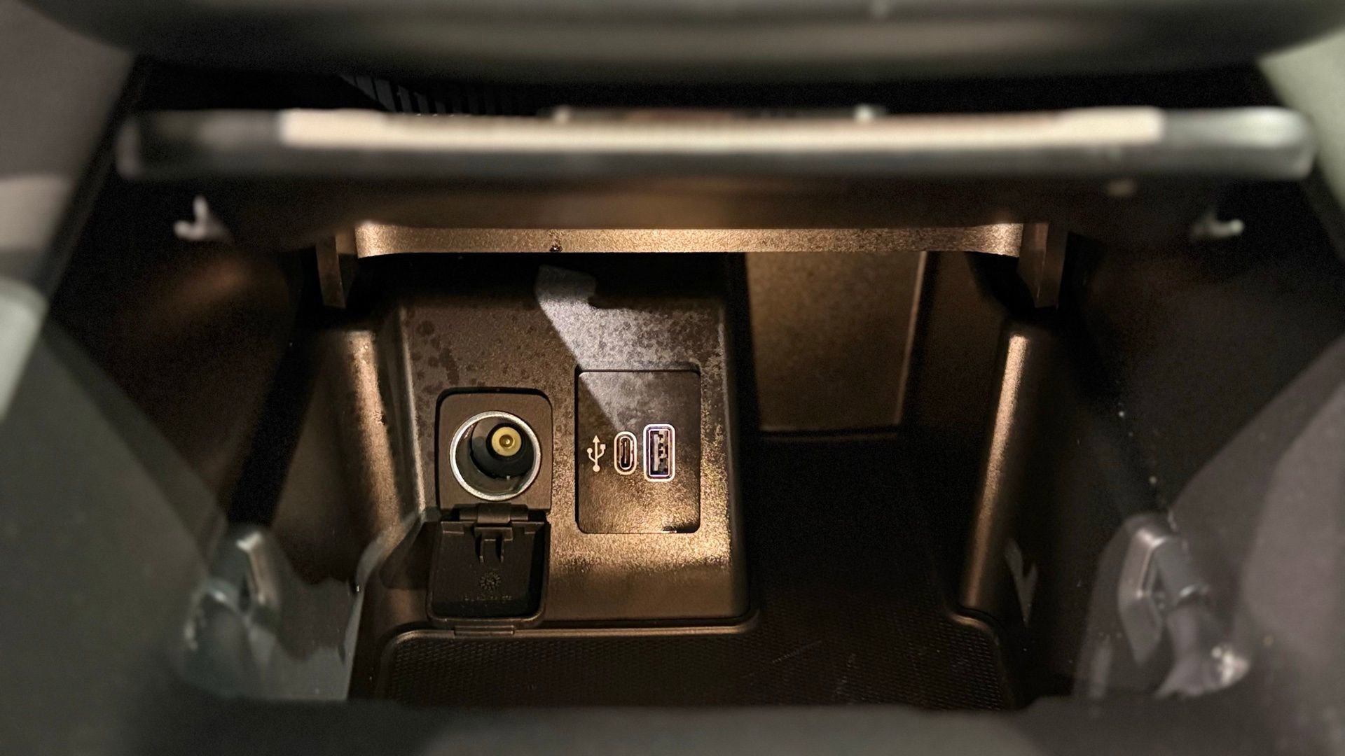 Used 2025 Ford Explorer Active w/ Active Comfort Package image 96