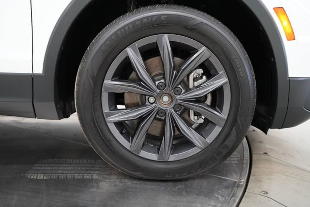 Used 2022 Volkswagen Tiguan SE w/ Panoramic Sunroof Package image 71