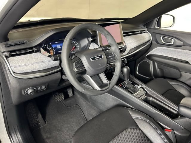 Used 2024 Jeep Compass Latitude AWD/4WD image 18