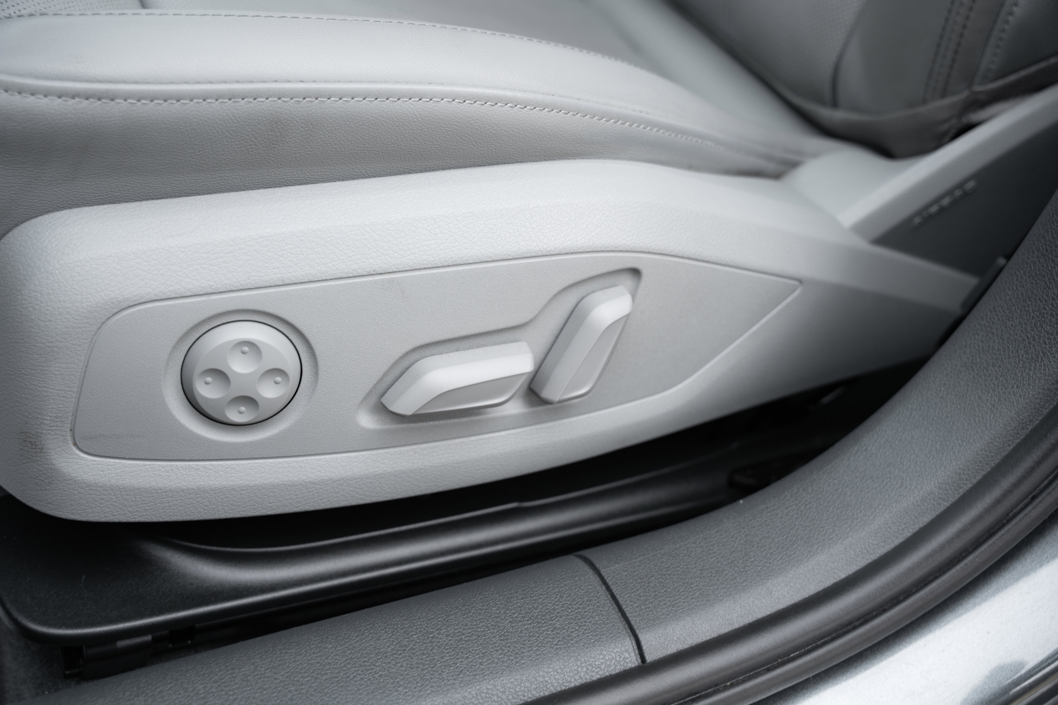 Used 2020 Audi A4 2.0T Premium Plus w/ Premium Plus Package image 21