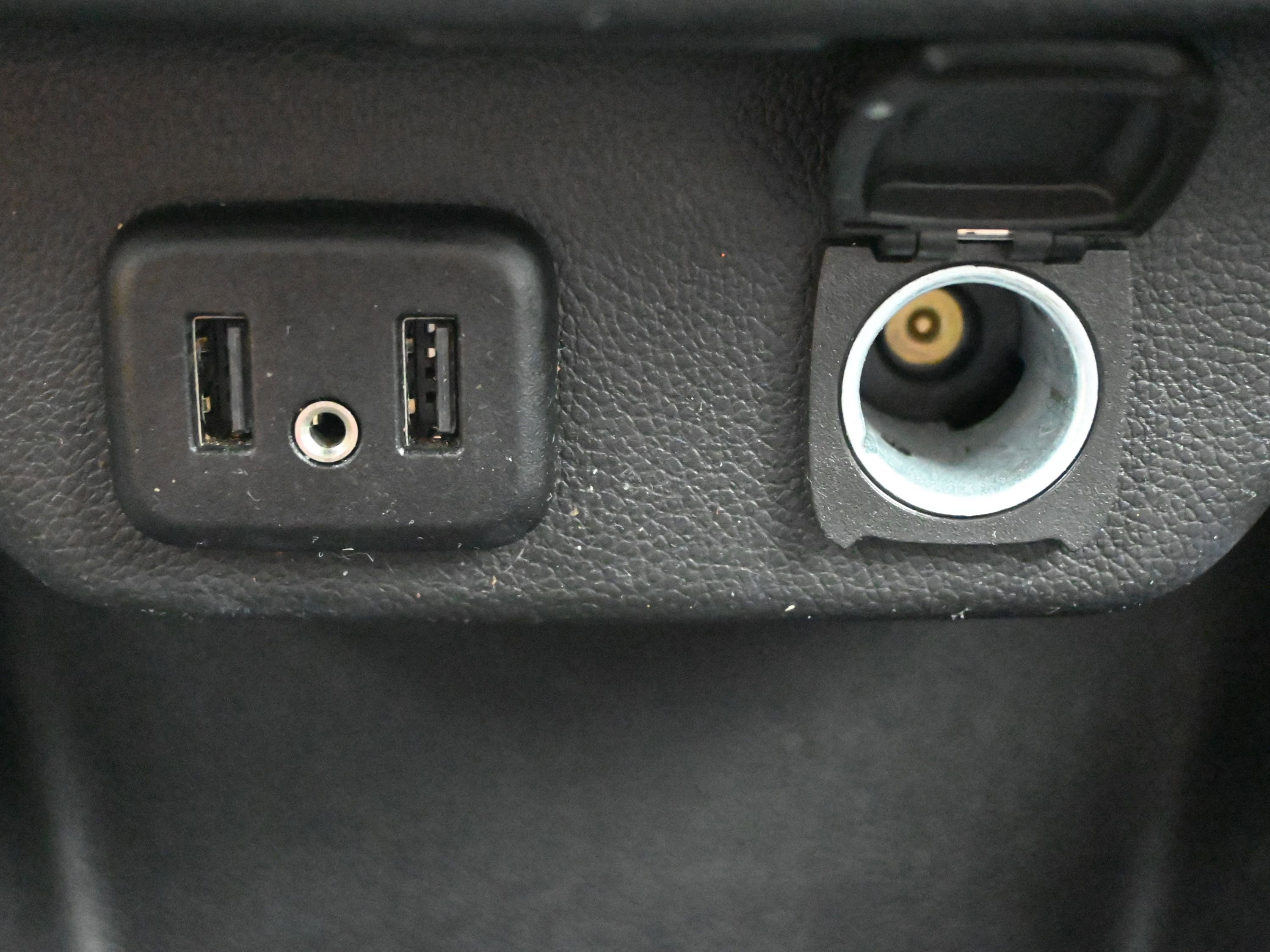 Used 2021 Chevrolet Traverse LT w/ LPO, Blackout Package image 18