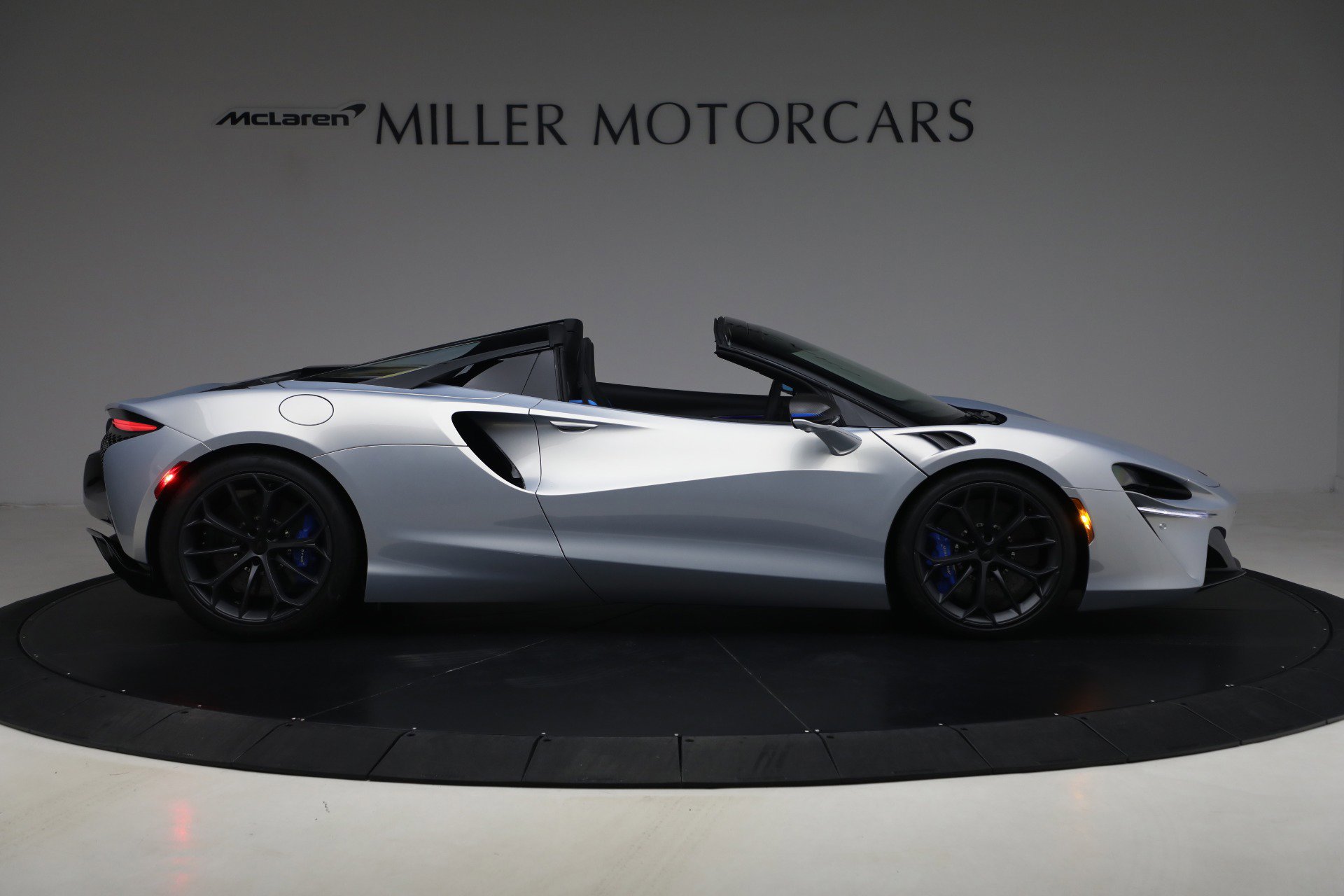 New 2026 McLaren Artura Spider image 9