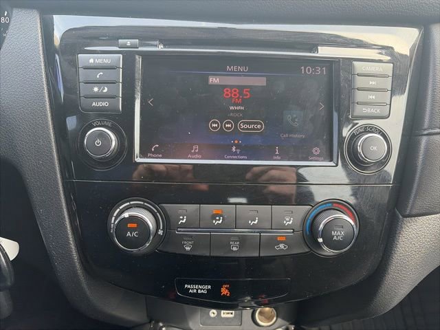 Used 2018 Nissan Rogue S image 15