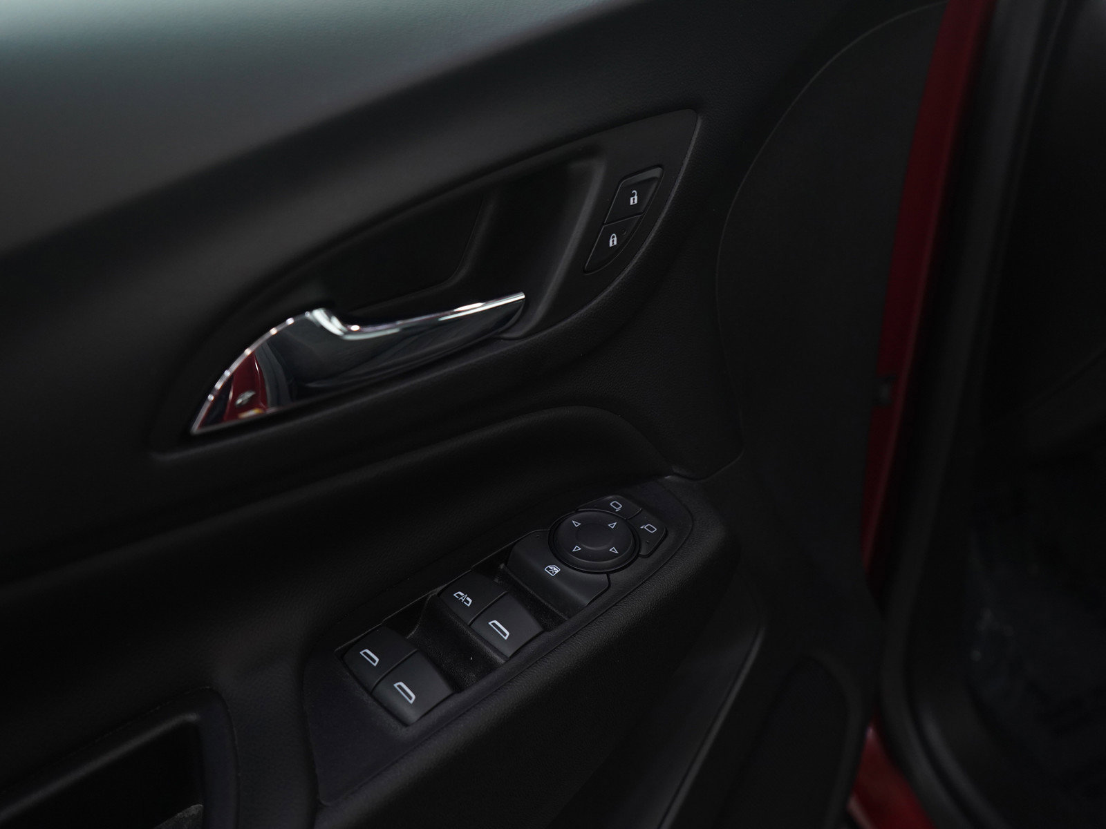 Used 2018 Chevrolet Equinox LT w/ Sun & Infotainment Package image 22