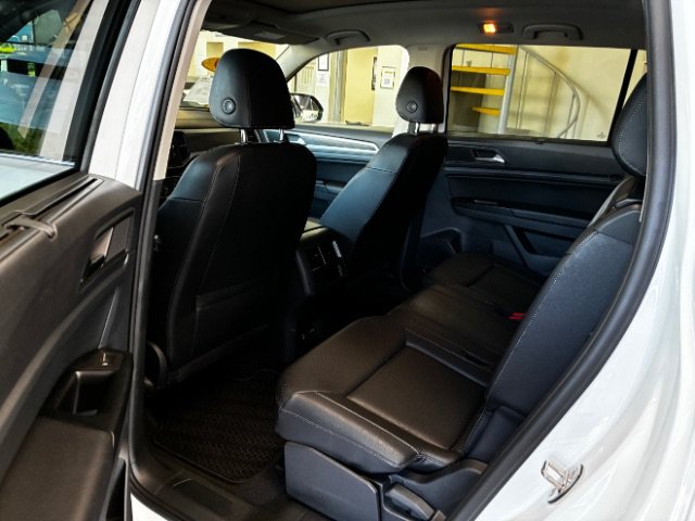Used 2020 Volkswagen Atlas SE w/ Panoramic Sunroof Package FWD image 22