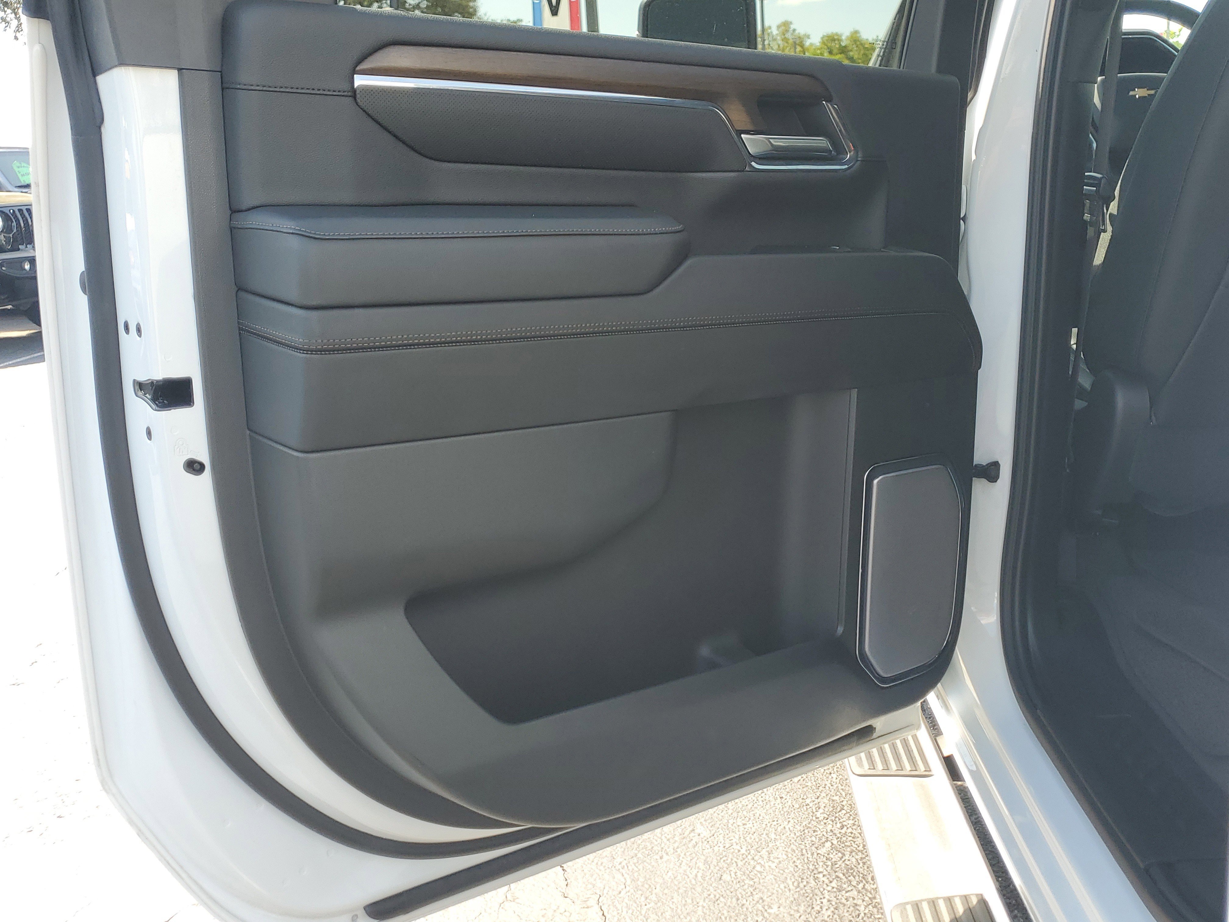 Used 2024 Chevrolet Silverado 2500 High Country AWD/4WD image 13