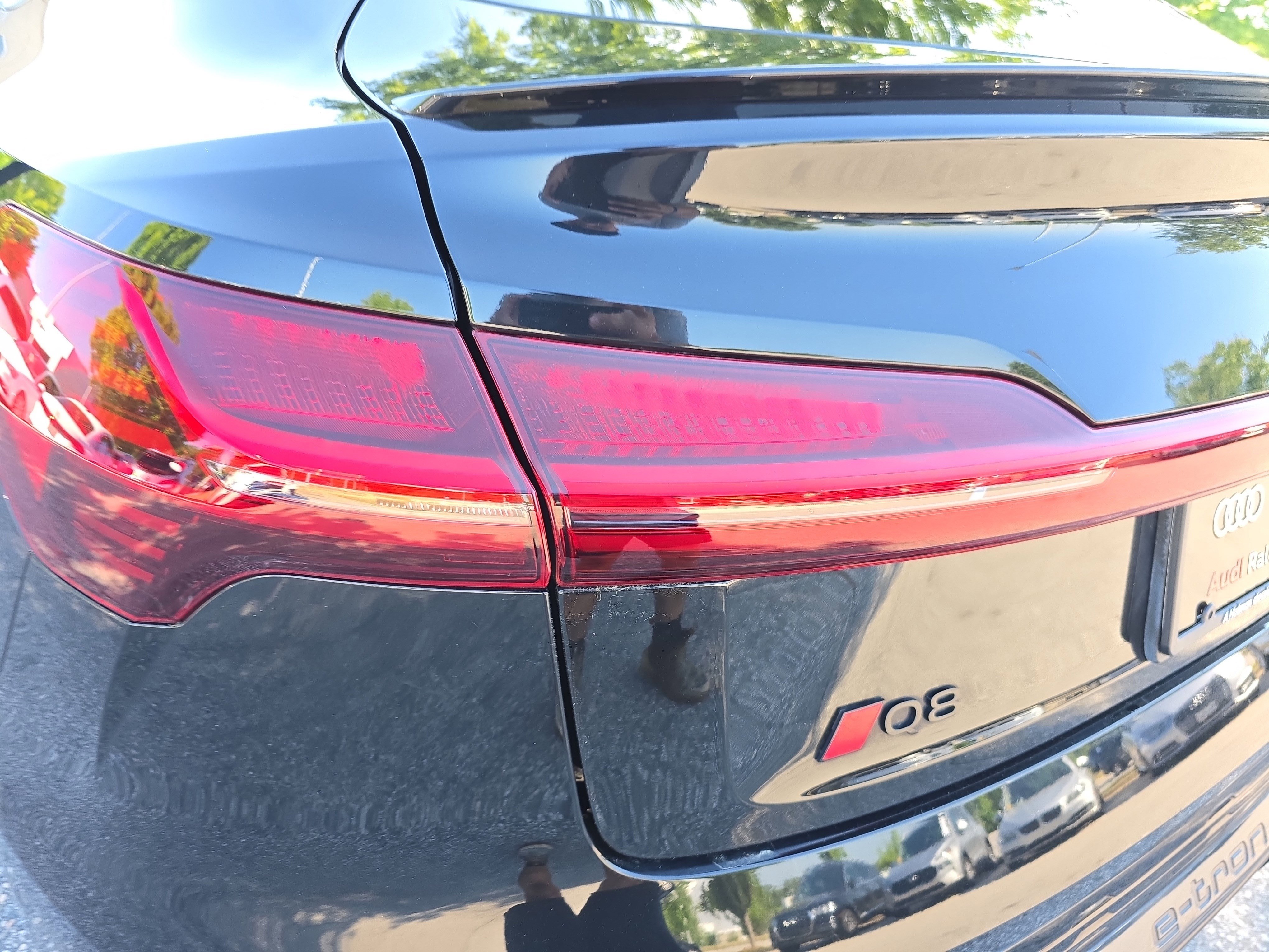 Used 2024 Audi Q8 e-tron Premium Plus w/ Premium Plus Package AWD/4WD image 33