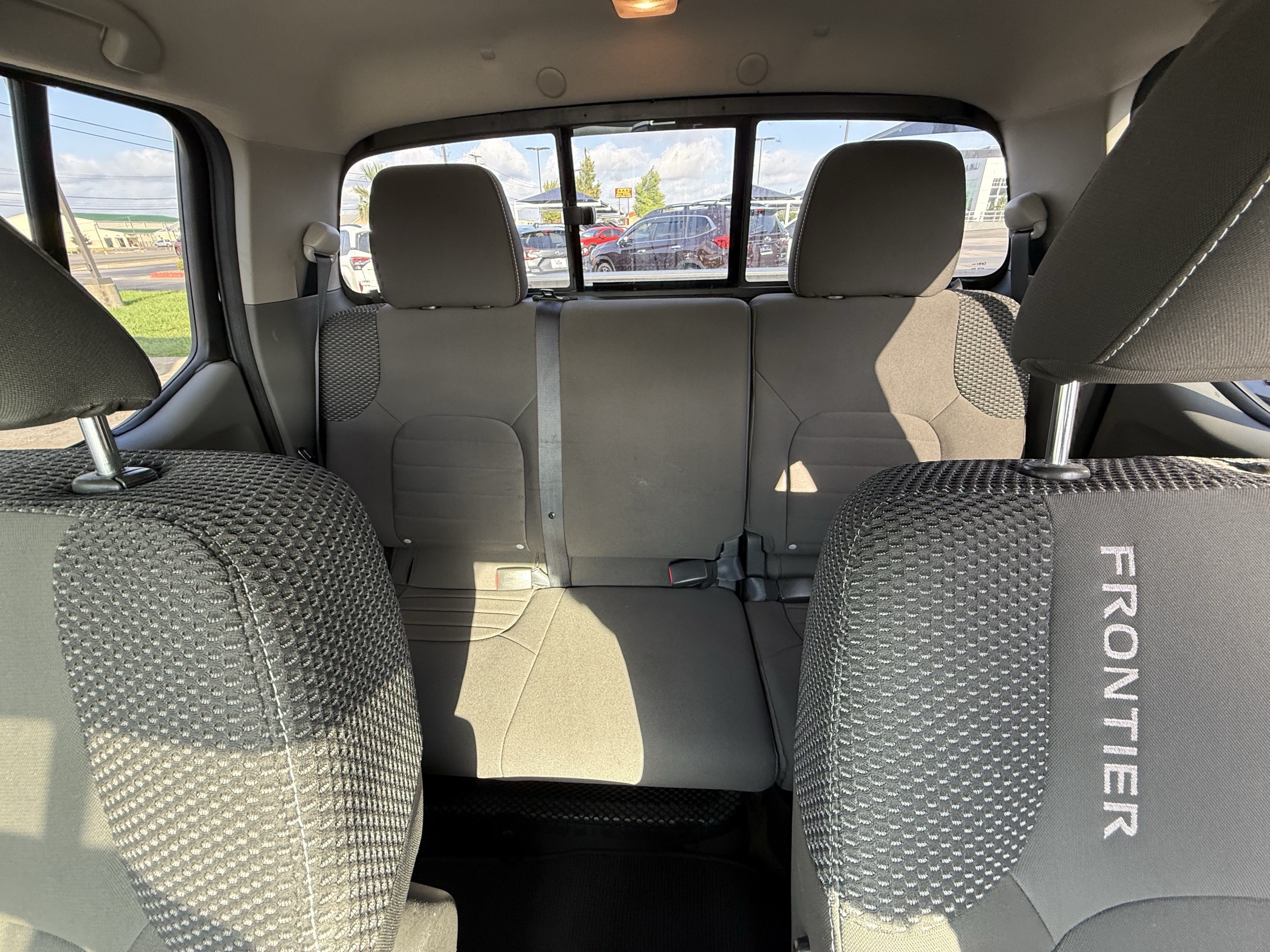 Used 2014 Nissan Frontier Desert Runner RWD image 17