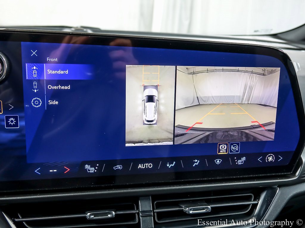 New 2026 Chevrolet Equinox EV LT image 16